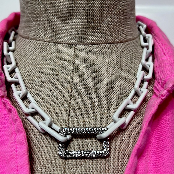 White Enamel Paperclip Link Necklace w/CZ Carabiner - NWT - Picture 4 of 6